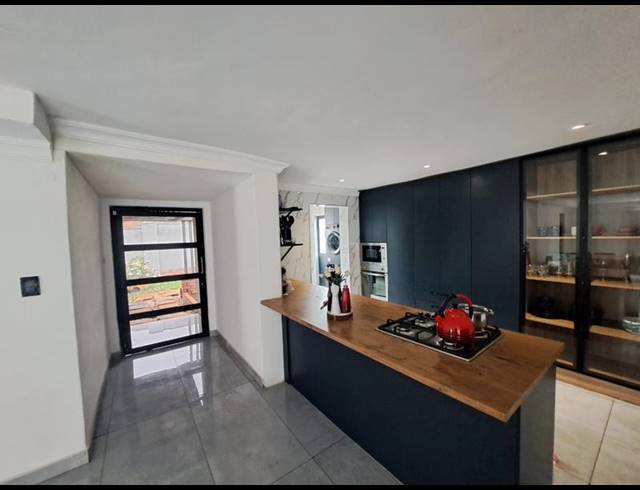 3 BEDROOM HOUSE FOR SALE IN HEUWELOORD